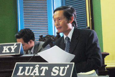 Đại diện tranh chấp nhà đất tại tòa